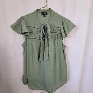 O.L.M. Green Top Front Tie Gauze Med. BOHO flutter sleeves crochet hippie EUC